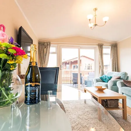 La-serenite With Hot Tub Malton