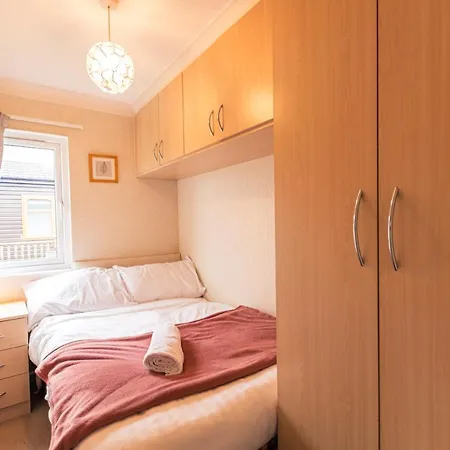 Gerendaház La-serenite With Hot Tub Malton