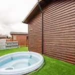 La-serenite With Hot Tub 山林小屋 马尔顿